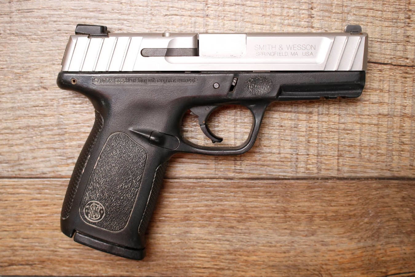 SMITH AND WESSON SD40VE 40 S&W Police Trade-In Pistol