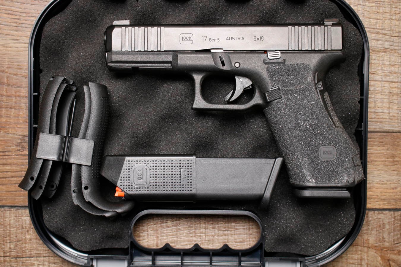 GLOCK 17 Gen 5 9mm Police Trade-In Pistol with Front Serrations