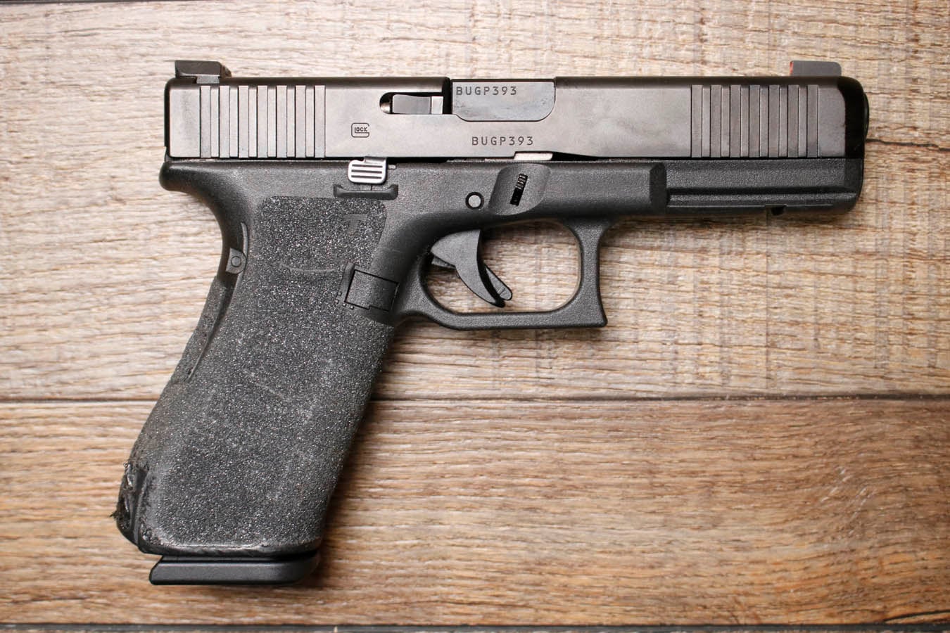 GLOCK 17 Gen 5 9mm Police Trade-In Pistol with Front Serrations
