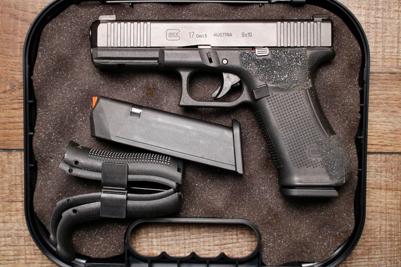 GLOCK 17 Gen 5 9mm Police Trade-In Pistol with Front Serrations