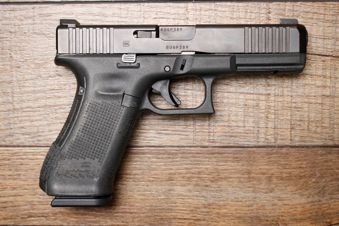 GLOCK 17 Gen 5 9mm Police Trade-In Pistol with Front Serrations