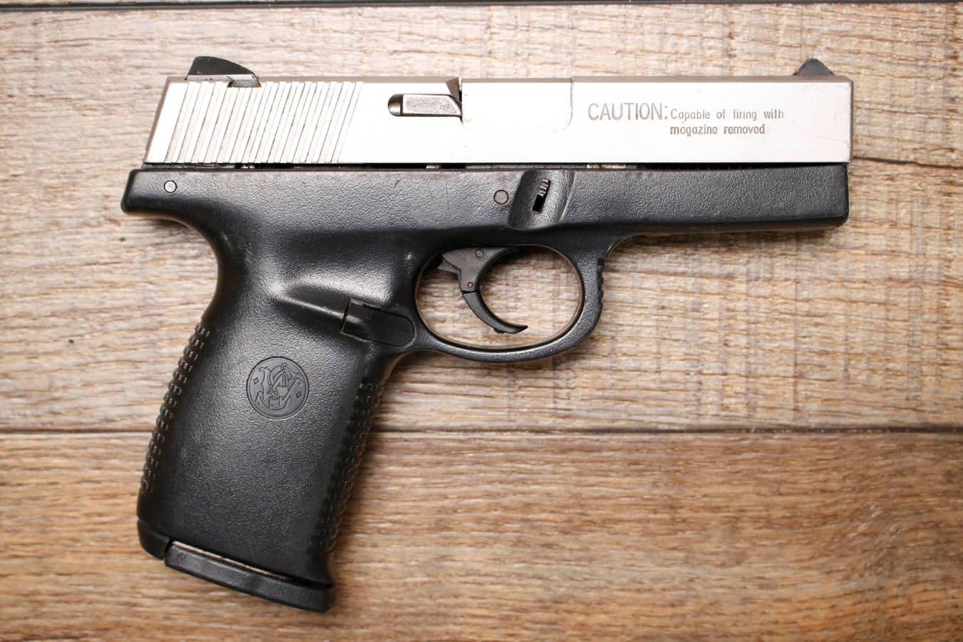 SMITH AND WESSON SW40VE 40 S&W Police Trade-In Pistol