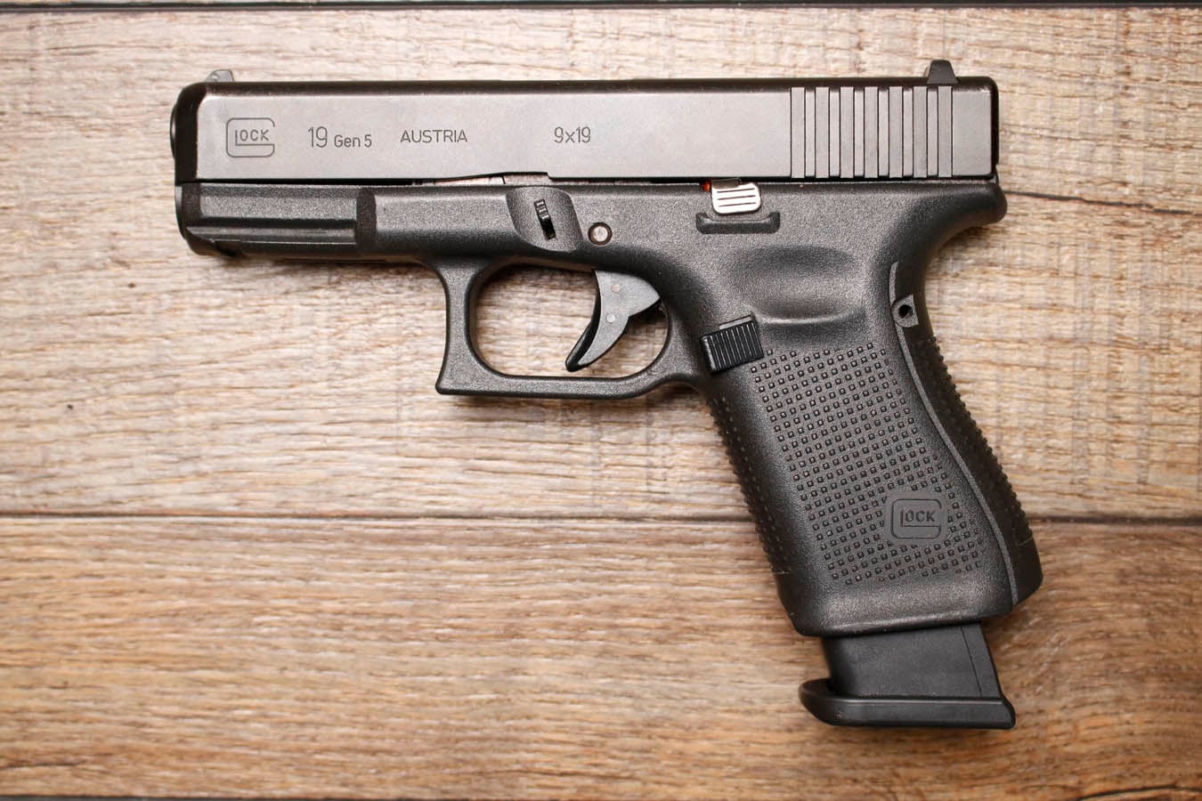 GLOCK 19 Gen 5 9mm Police Trade-In Pistol