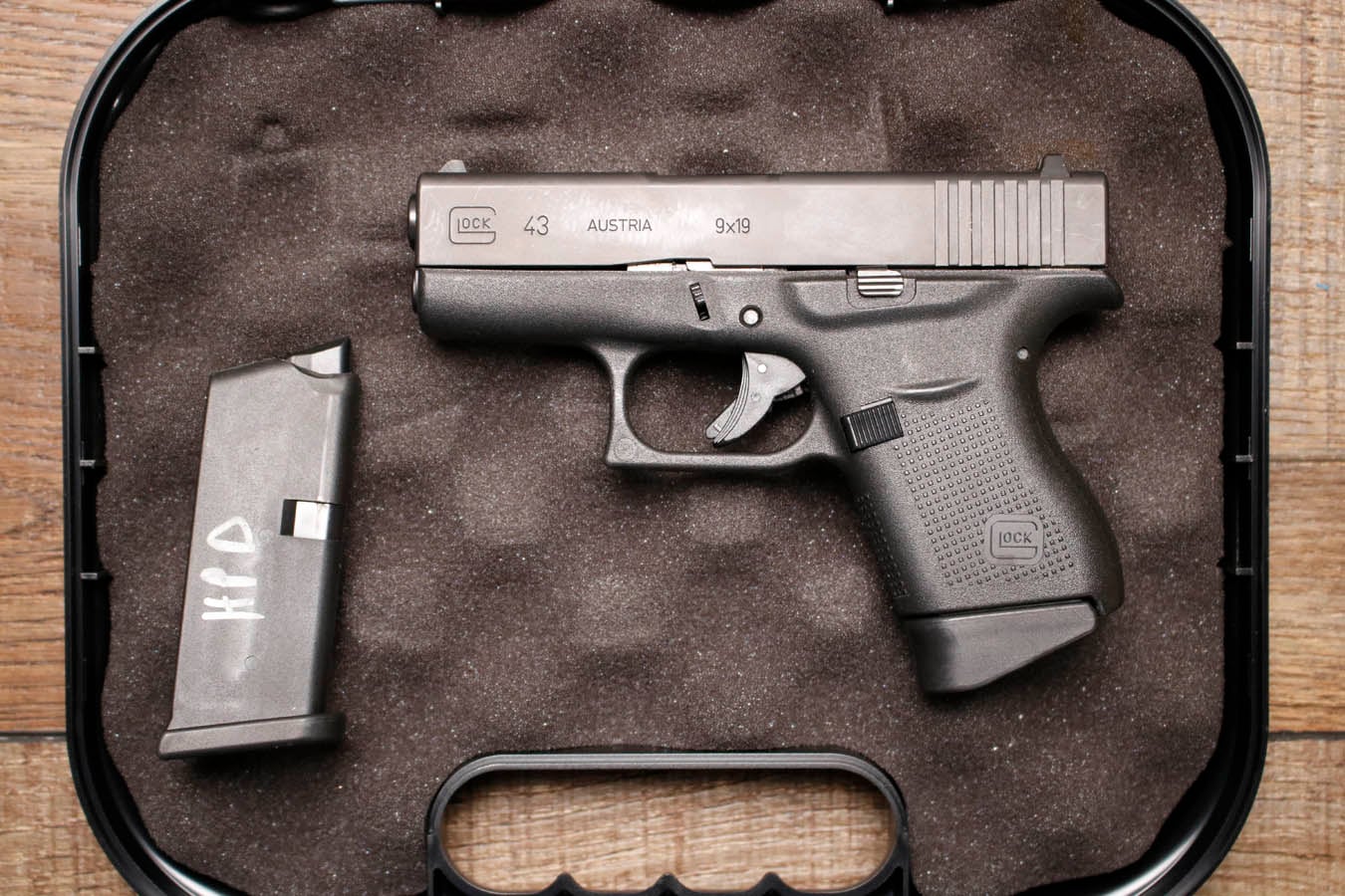 GLOCK 43 9mm Police Trade-In Pistol with Case and Tw Magazines