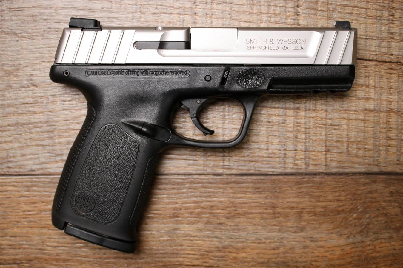 SMITH AND WESSON SD40VE 40 S&W Police Trade-In Pistol