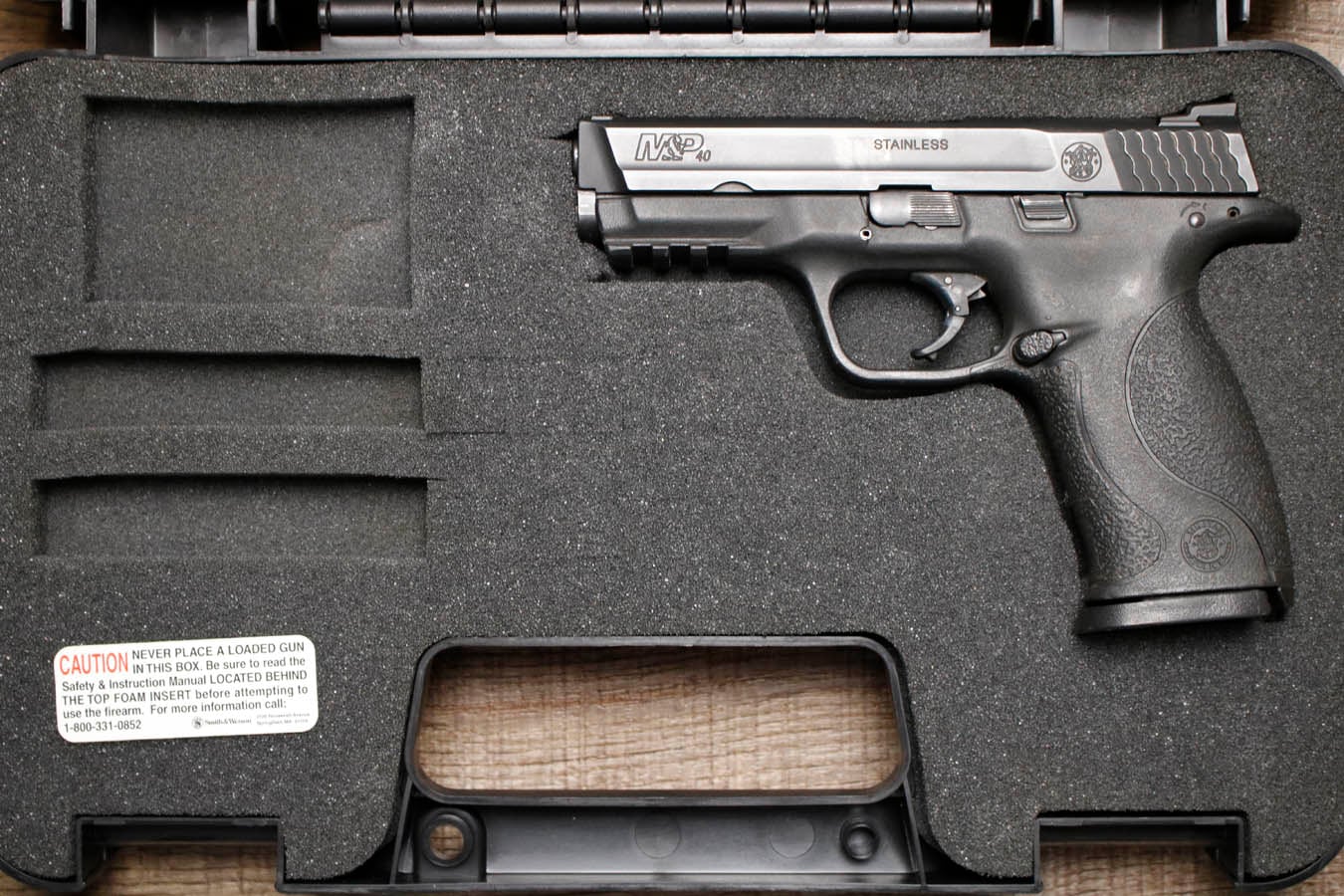 SMITH AND WESSON M&P40 40 S&W Police Trade-in Pistol (Good Condition)
