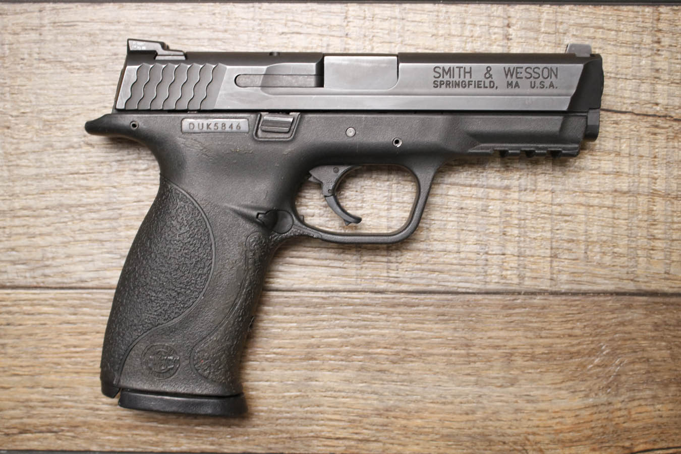 SMITH AND WESSON M&P40 40 S&W Police Trade-in Pistol (Good Condition)