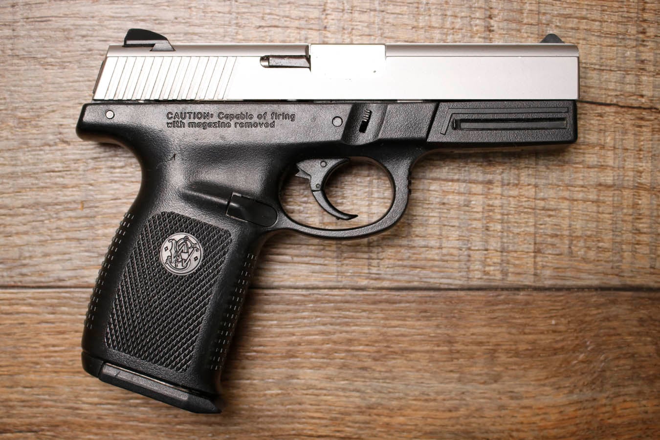 SMITH AND WESSON SW40VE 40 S&W Police Trade-In Pistol