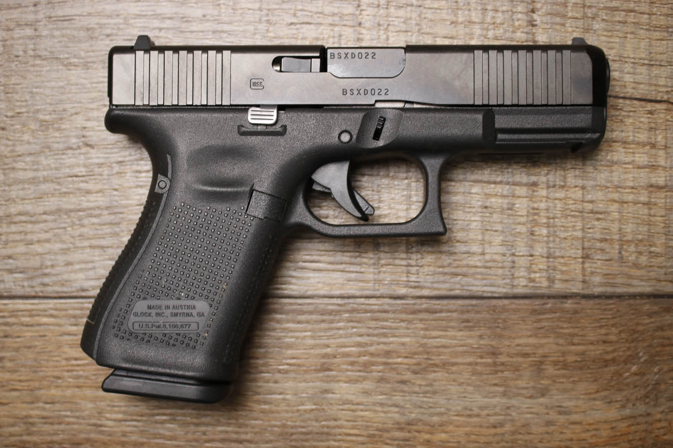 GLOCK 19 Gen5 9mm Police Trade-In Pistol with Front Serrations