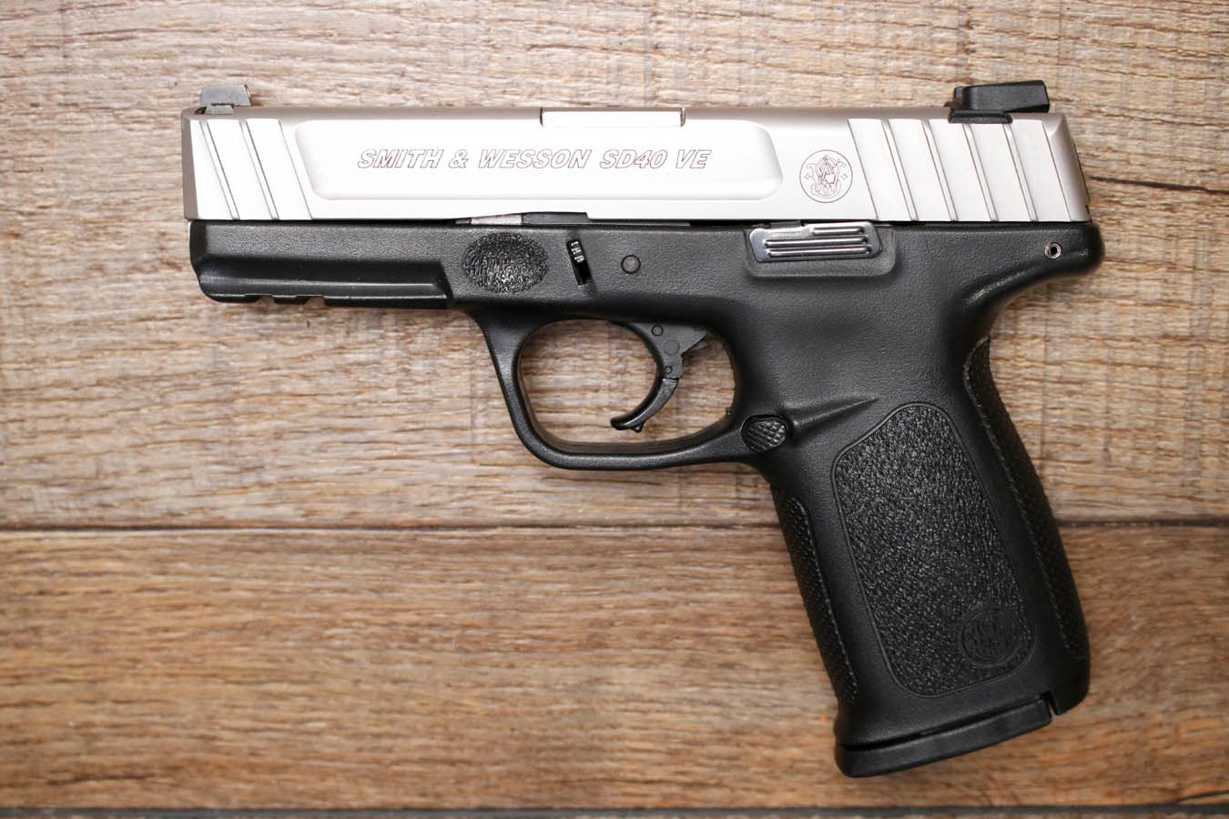 SMITH AND WESSON SD40VE 40 S&W Police Trade-In Pistol