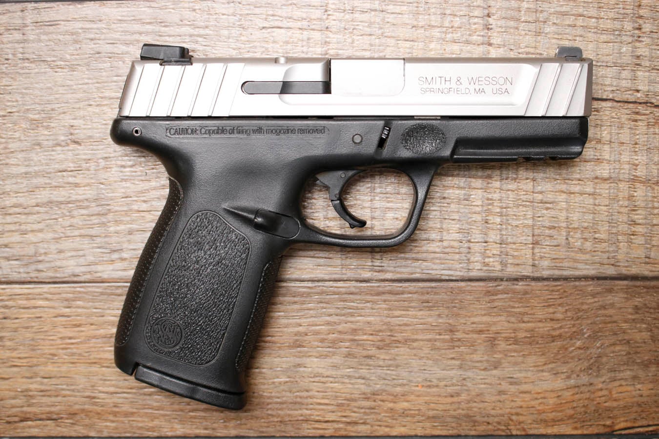 SMITH AND WESSON SD40VE 40 S&W Police Trade-In Pistol