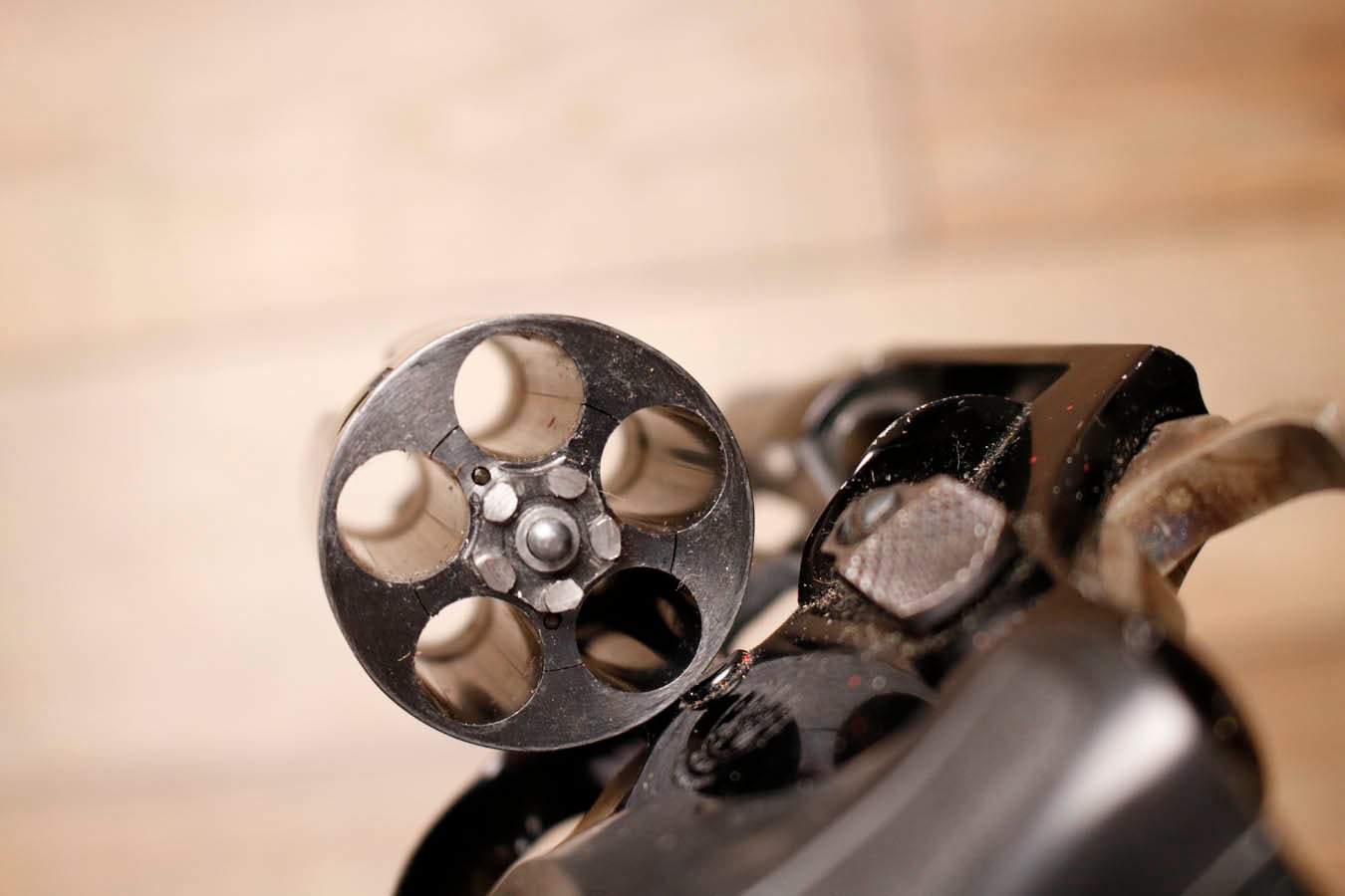 SMITH AND WESSON Model 37 Chiefs Special Airweight .38 Special Police Trade-in Revolver with Pachmayr Grips