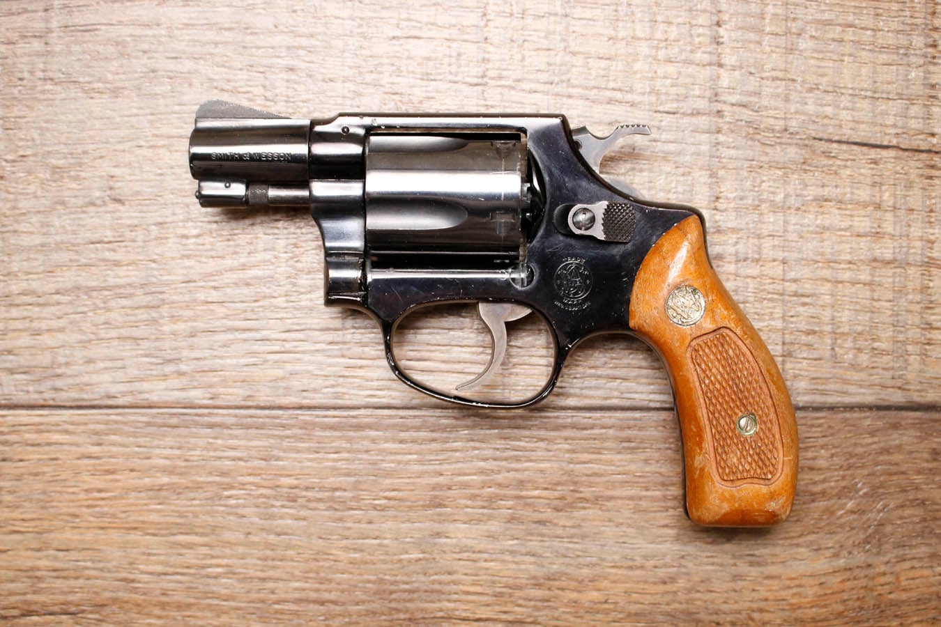 SMITH AND WESSON Model 37 Chiefs Special Airweight .38 Special Police Trade-in Revolver