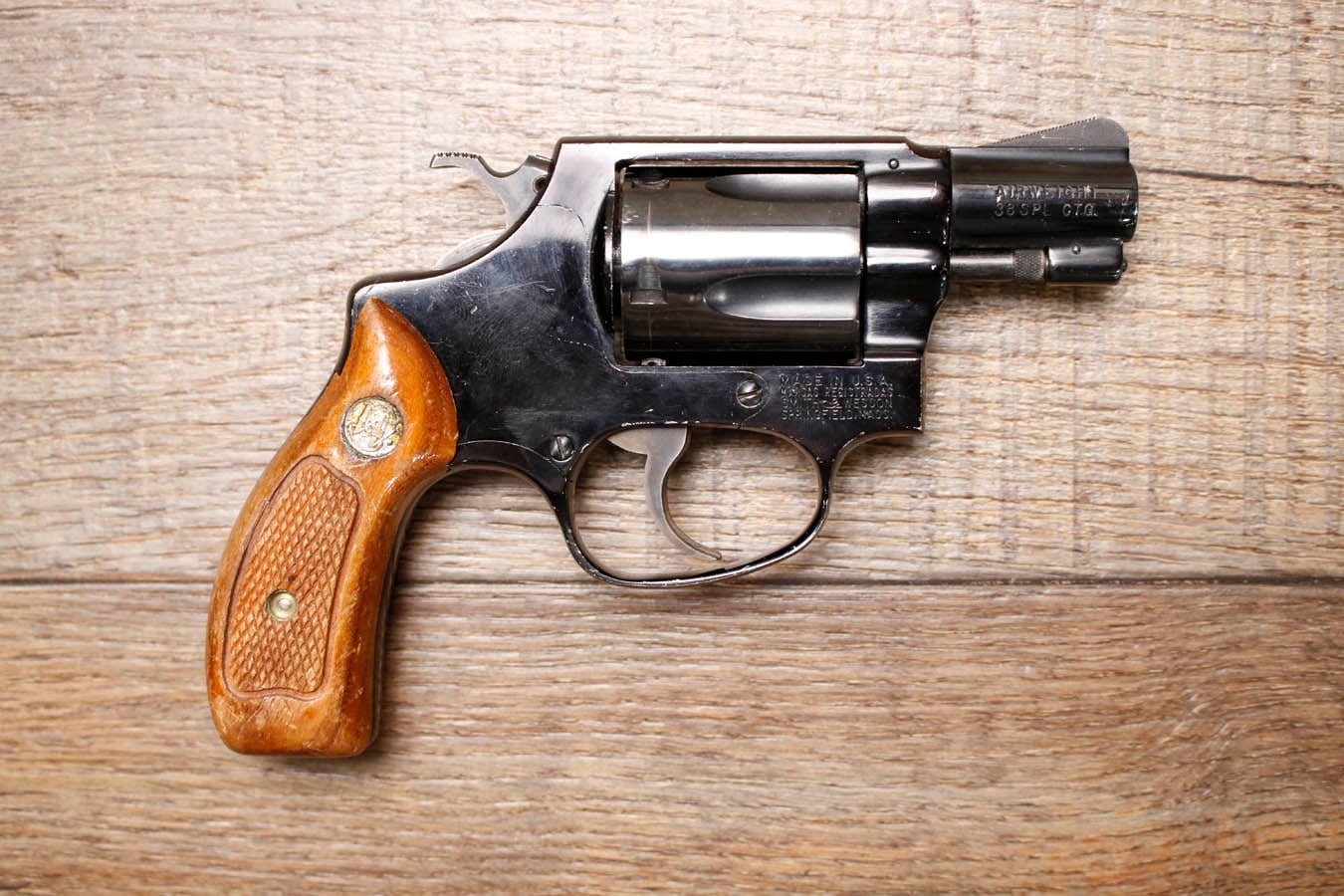 SMITH AND WESSON Model 37 Chiefs Special Airweight .38 Special Police Trade-in Revolver