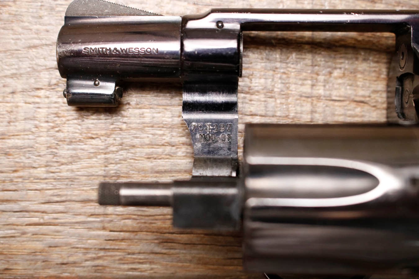 SMITH AND WESSON Model 37 Chiefs Special Airweight .38 Special Police Trade-in Revolver with Wood Grips