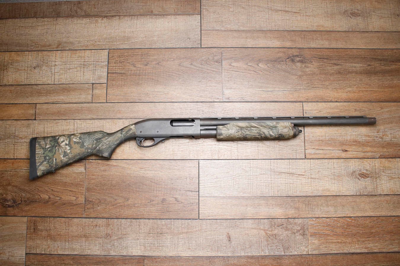 REMINGTON 870 Express Magnum 12GA Police Trade-In Shotgun with Camo Stock