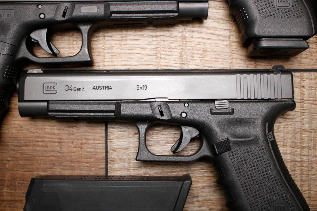 Glock 34 Gen4 9mm Police Trade-In Pistol with Night Sights (Very Good Condition)