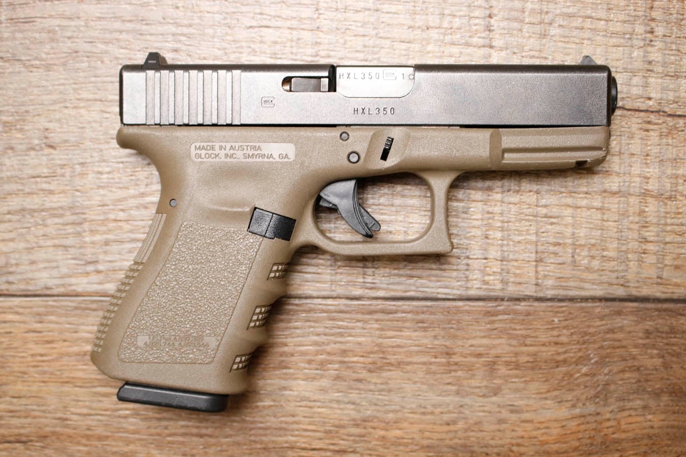 GLOCK 19 Gen 3 9mm Police Trade-In Pistol with FDE Frame