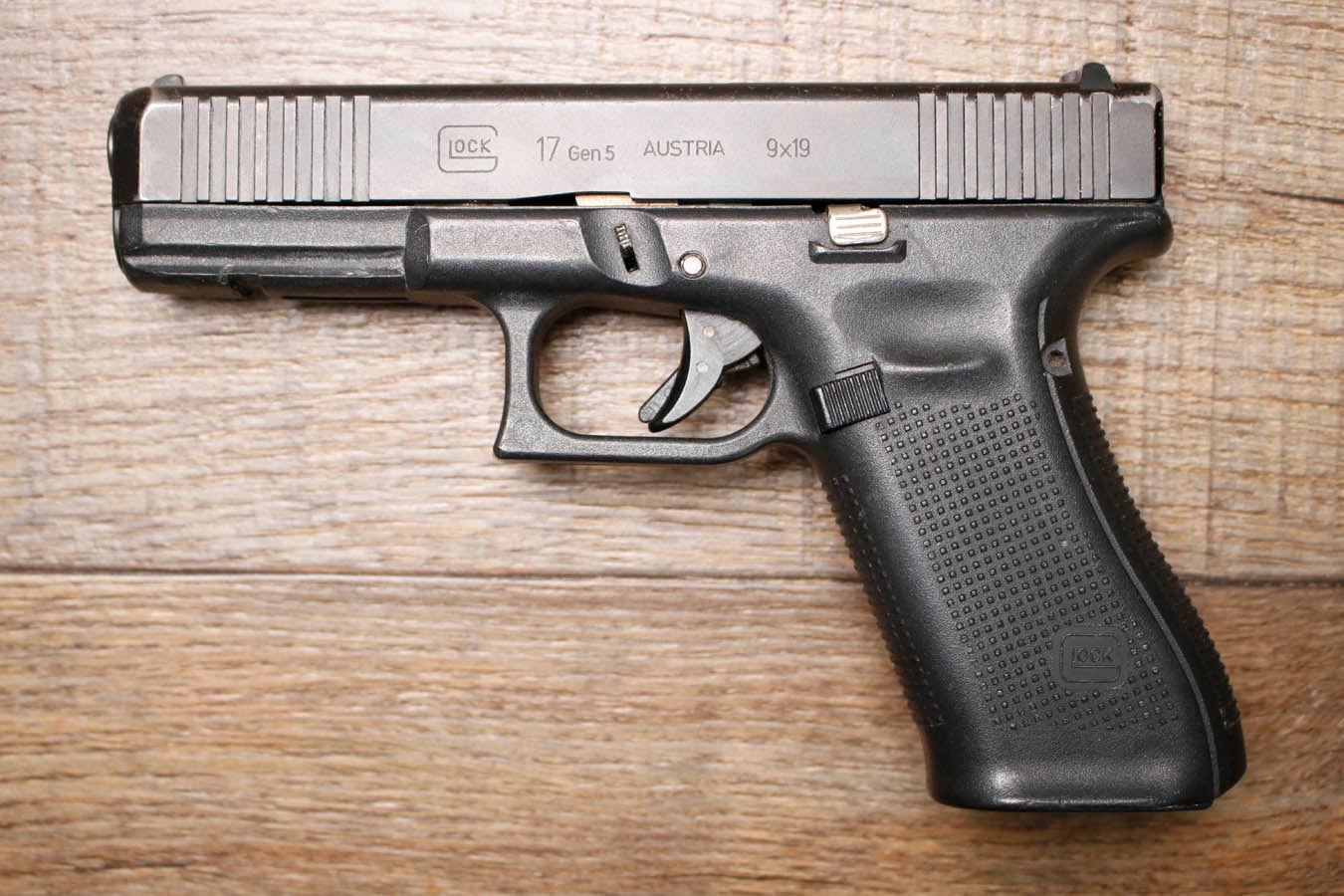 GLOCK 17 Gen 5 9mm Police Trade-In Pistol (No Magazine)