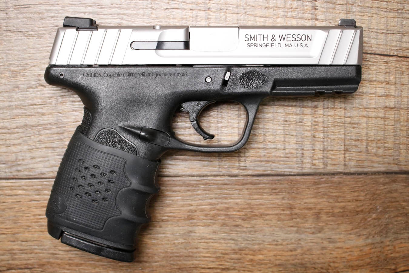 SMITH AND WESSON SD40VE 40 S&W Police Trade-In Pistol with Two Magazines