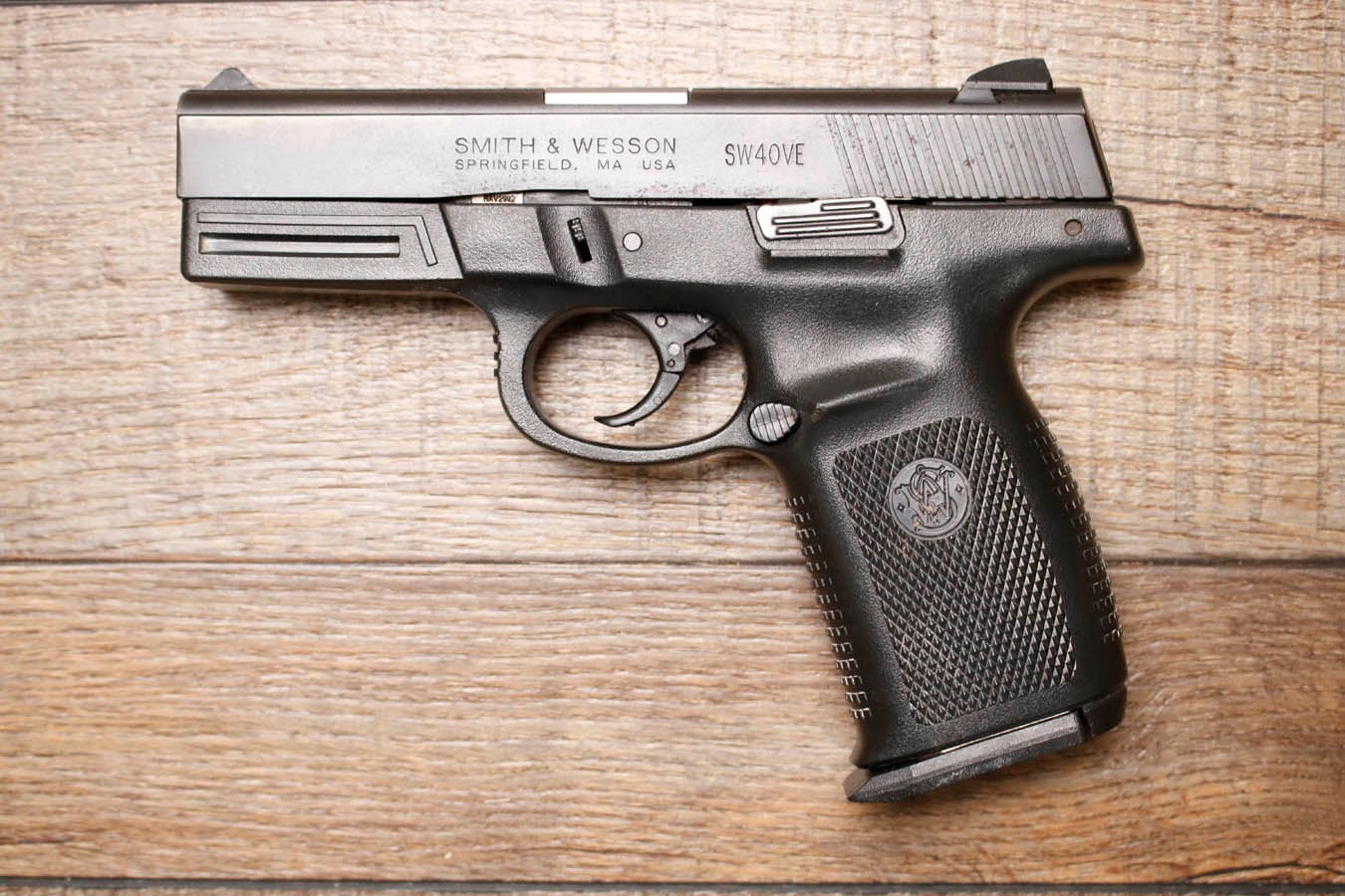 SMITH AND WESSON SW40VE 40 S&W Police Trade-In Pistol