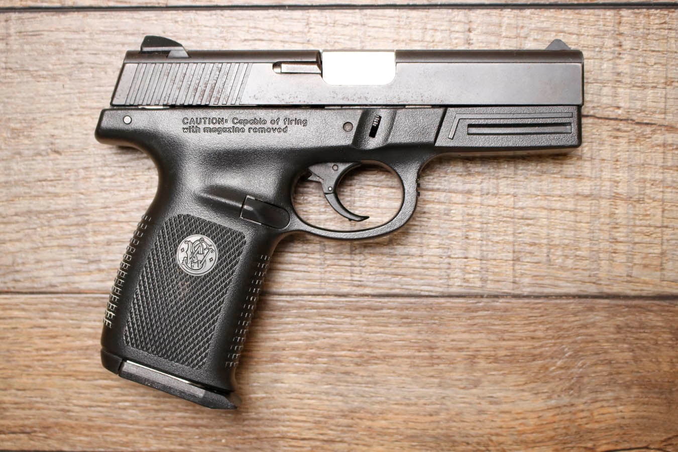 SMITH AND WESSON SW40VE 40 S&W Police Trade-In Pistol
