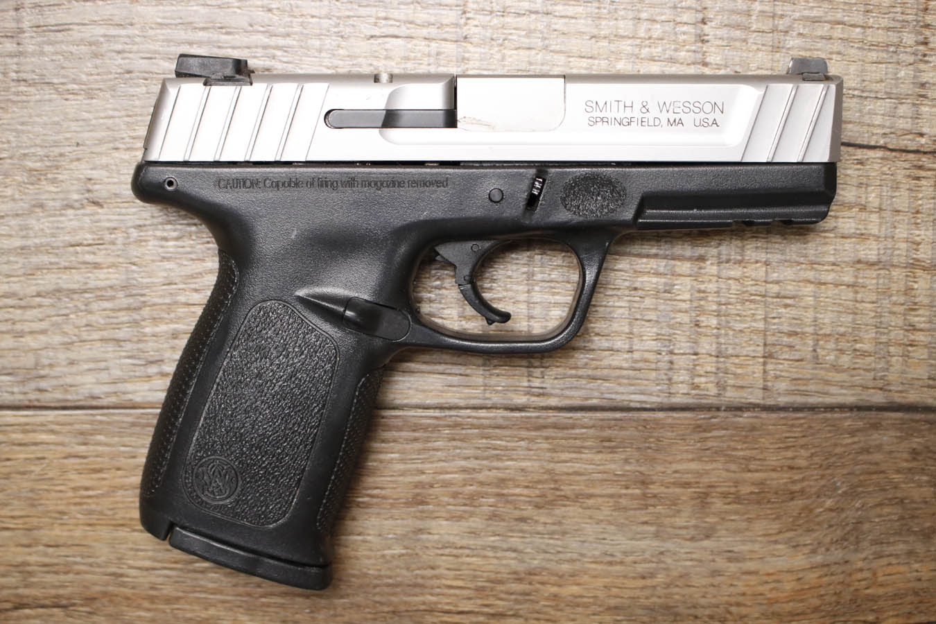 SMITH AND WESSON SD40VE 40 S&W Police Trade-In Pistol