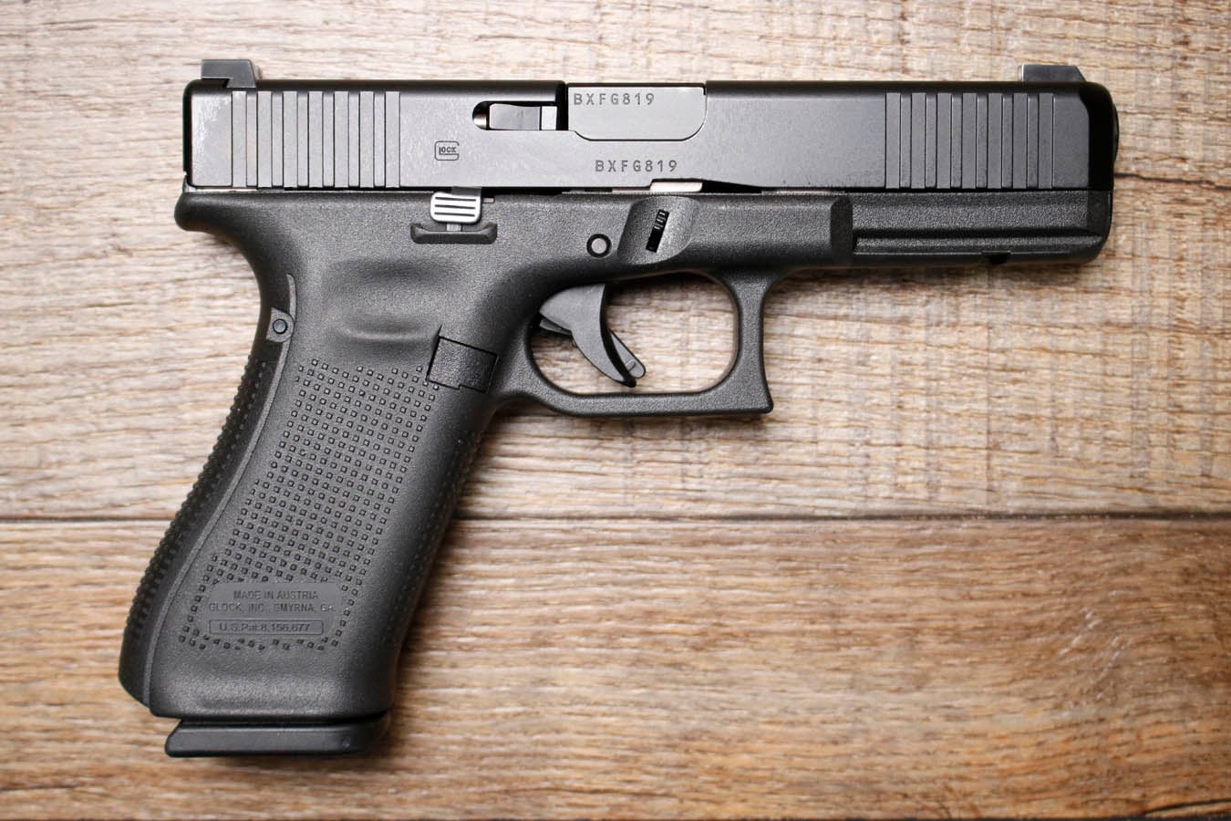 GLOCK 17 Gen 5 9mm Police Trade-In Pistol with Night Sights, Three Mags and Case