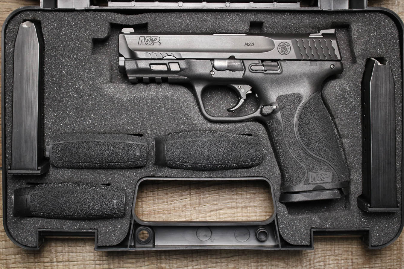 SMITH AND WESSON M&P9 M2.0 9mm Police Trade-In Pistol with Three Magazines