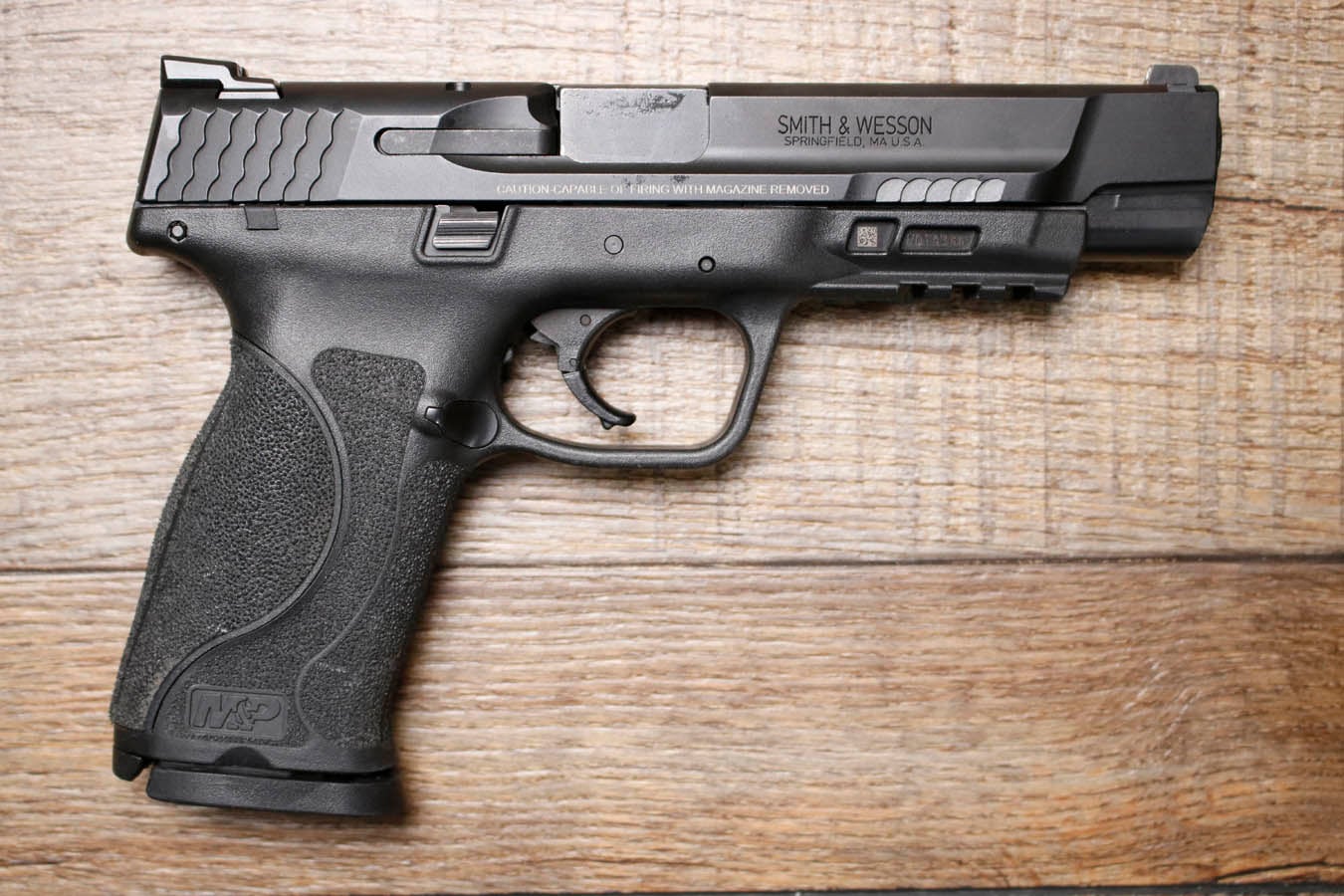 SMITH AND WESSON M&P9 M2.0 9mm Police Trade-In Pistol with 5 Inch Barrel, Original Case and 3 Magazines