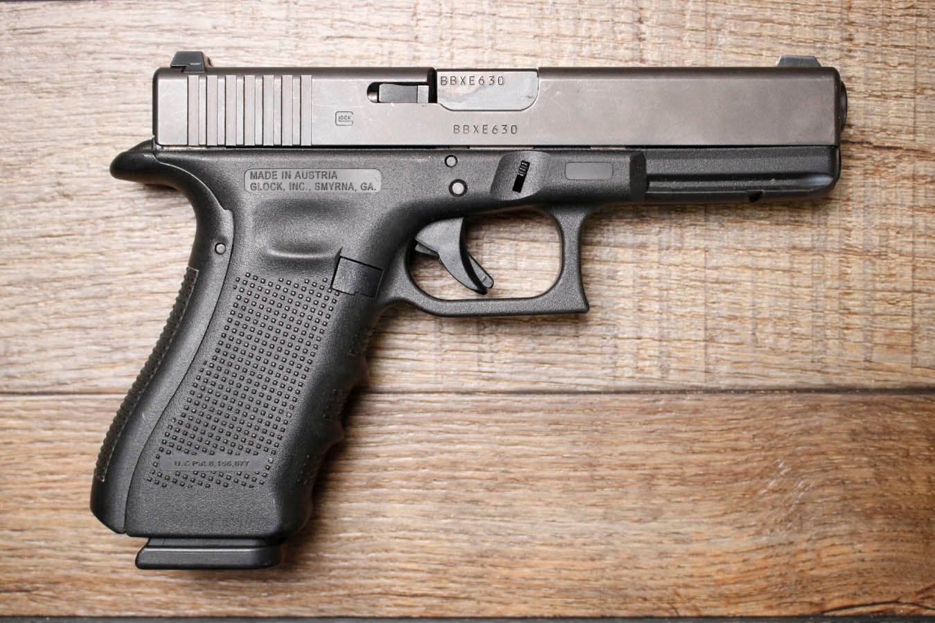 GLOCK 22 Gen4 40 S&W Police Trade-in Pistols with Night Sights (Very Good Condition)