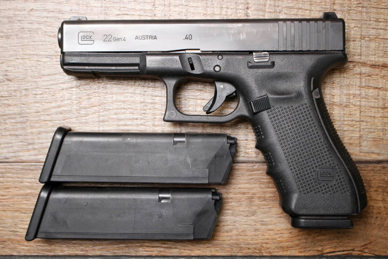 GLOCK 22 Gen 4 40 S&W Police Trade-In Pistol with Three Magazines