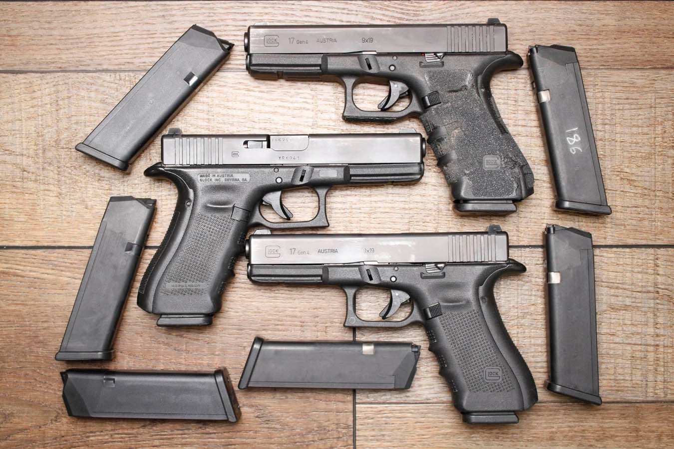 GLOCK 17 Gen4 9mm Police Trade-In Pistol with Night Sights (Fair Condition)