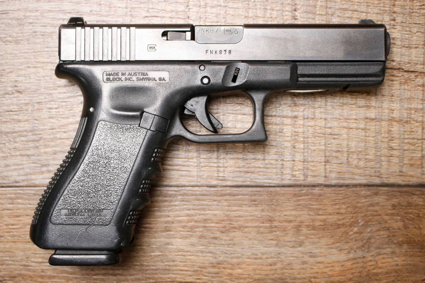 GLOCK 22 Gen3 40 S&W Police Trade-In Pistol with Three Magazines