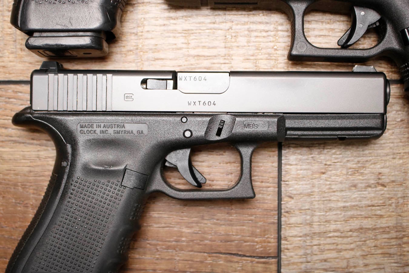 GLOCK 22 Gen4 40 S&W Police Trade-in Pistol with Night Sights (Good Condition)