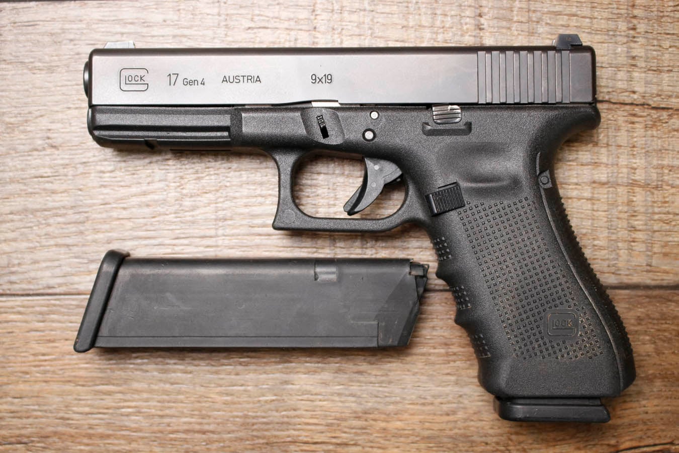 GLOCK 17 Gen4 9mm Police Trade-in Pistol (Good Condition)