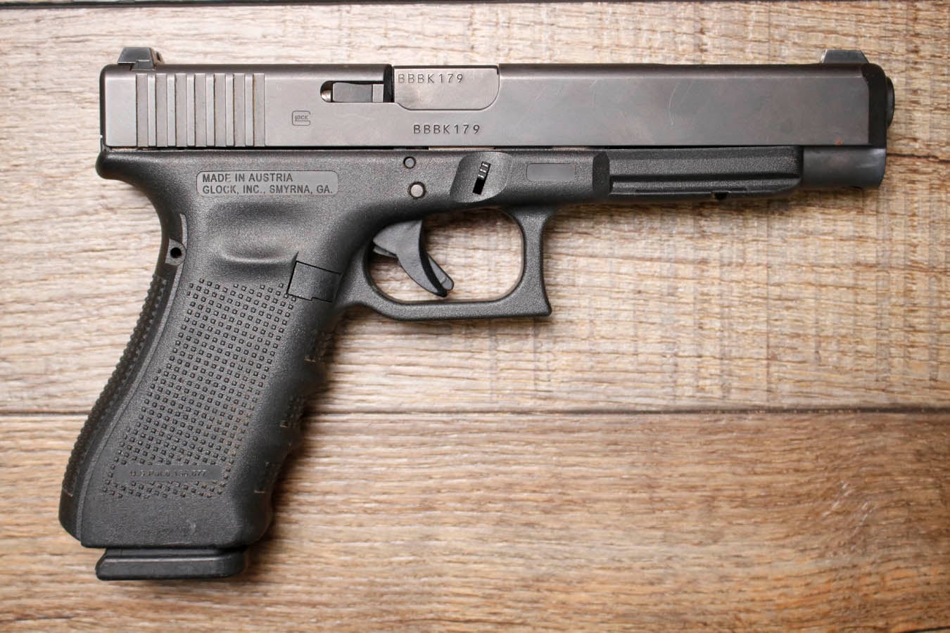 GLOCK 34 Gen 4 9mm Police Trade-In Pistol with Night Sights (Fair Condition)