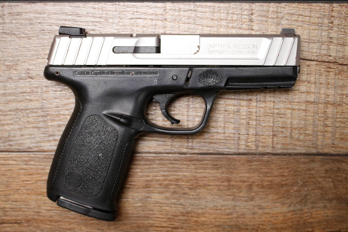 SMITH AND WESSON SD40VE 40 S&W Police Trade-In Pistol