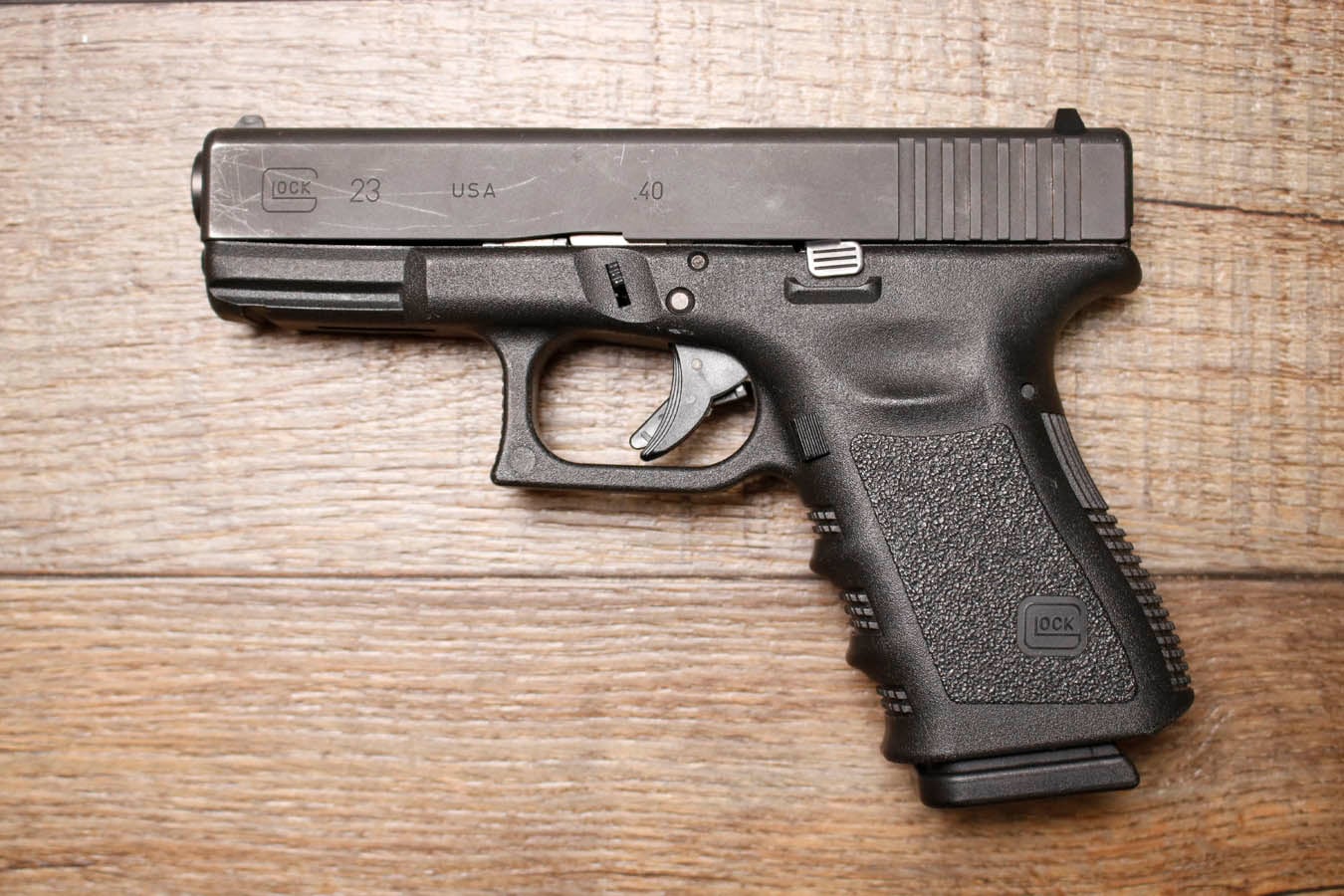 GLOCK 23 Gen 3 .40 S&W Compact Police Trade-In Pistol with 13rd Magazine