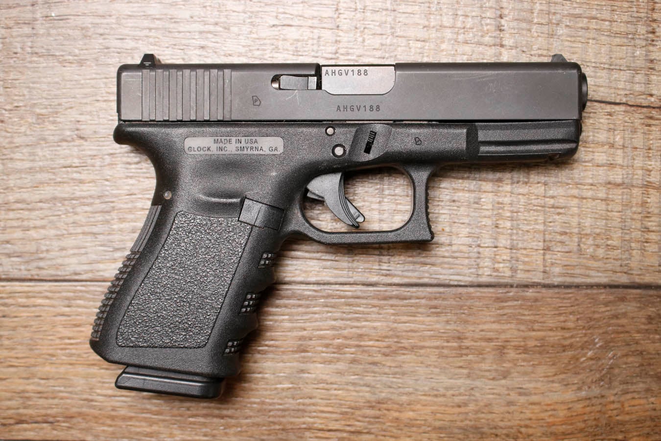 GLOCK 23 Gen 3 .40 S&W Compact Police Trade-In Pistol with 13rd Magazine