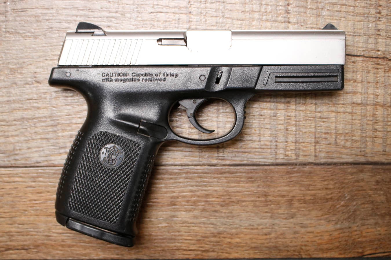 SMITH AND WESSON SW40VE 40 S&W Police Trade-In Pistol