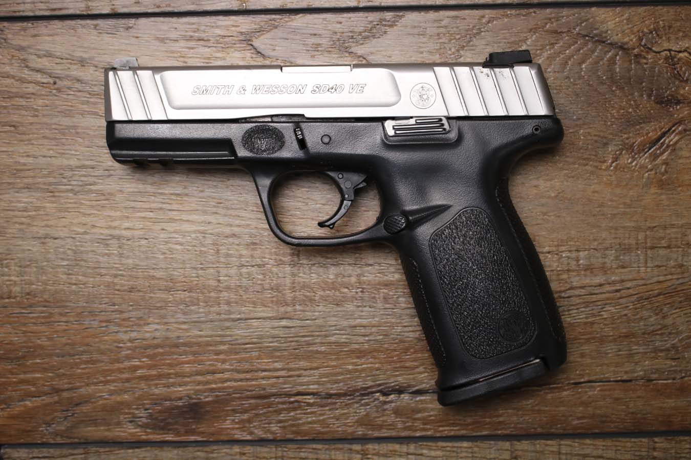 SMITH AND WESSON SD40VE 40 S&W Police Trade-In Pistol