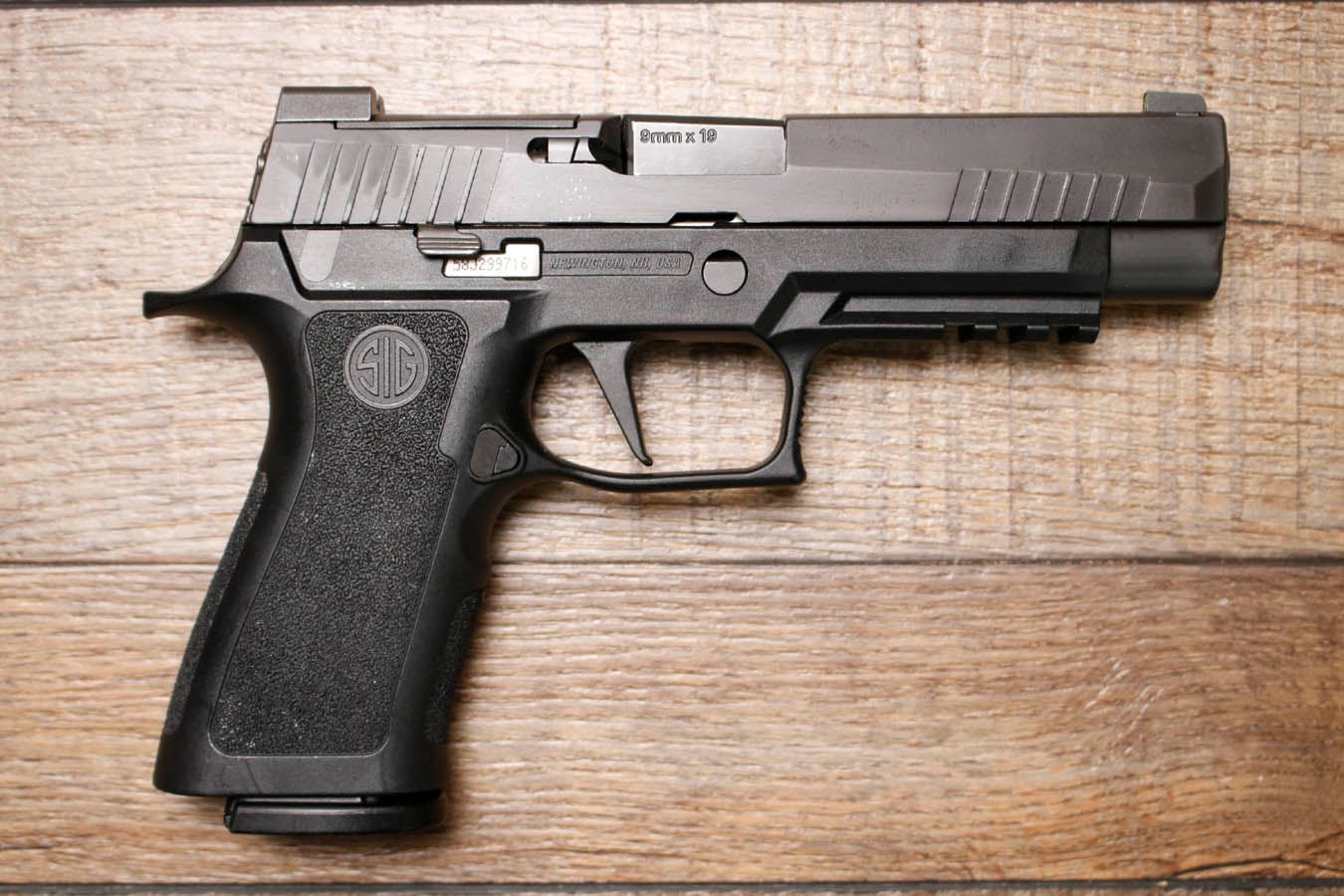 SIG SAUER P320 Full-Size 9mm Optic Ready Police Trade-in Pistol with Night Sights (Very Good Condition)