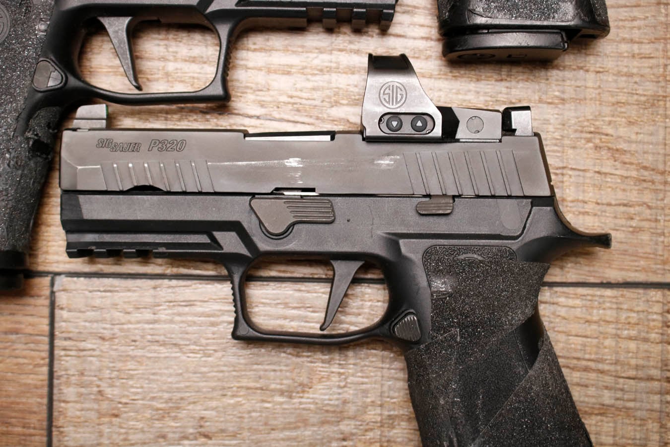 SIG SAUER P320 X Carry 9mm Police Trade-In Pistol with Romeo1 Pro Red Dot Sight and Stippled Grip (Fair Condition)