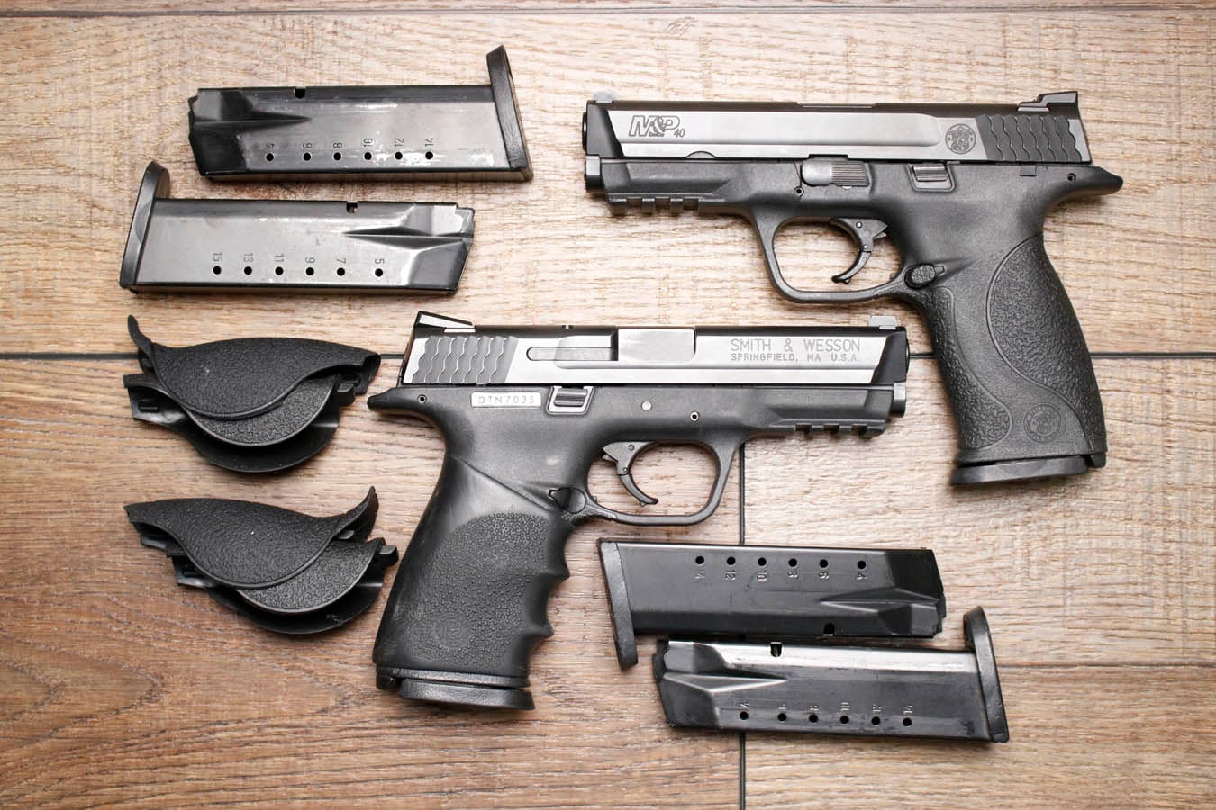 SMITH AND WESSON M&P40 40 S&W Police Trade-In Pistol (Very Good Condition)