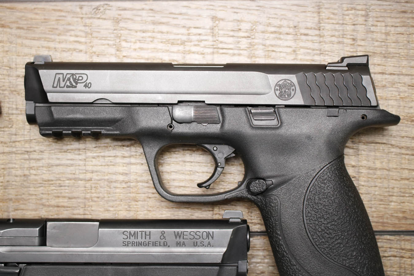 SMITH AND WESSON M&P40 40 S&W Police Trade-In Pistol (Very Good Condition)