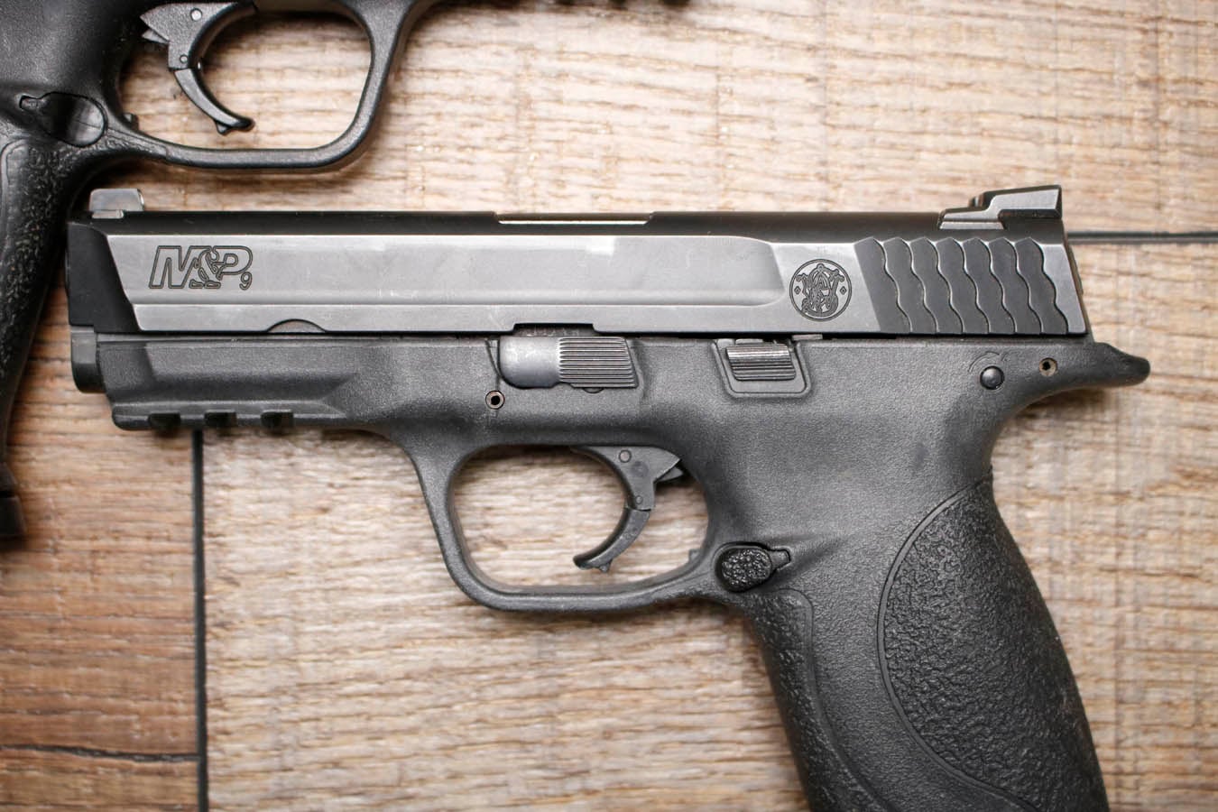 SMITH AND WESSON M&P9 9mm Police Trade-In Pistol with Magazine Disconnect Safety (Fair Condition)