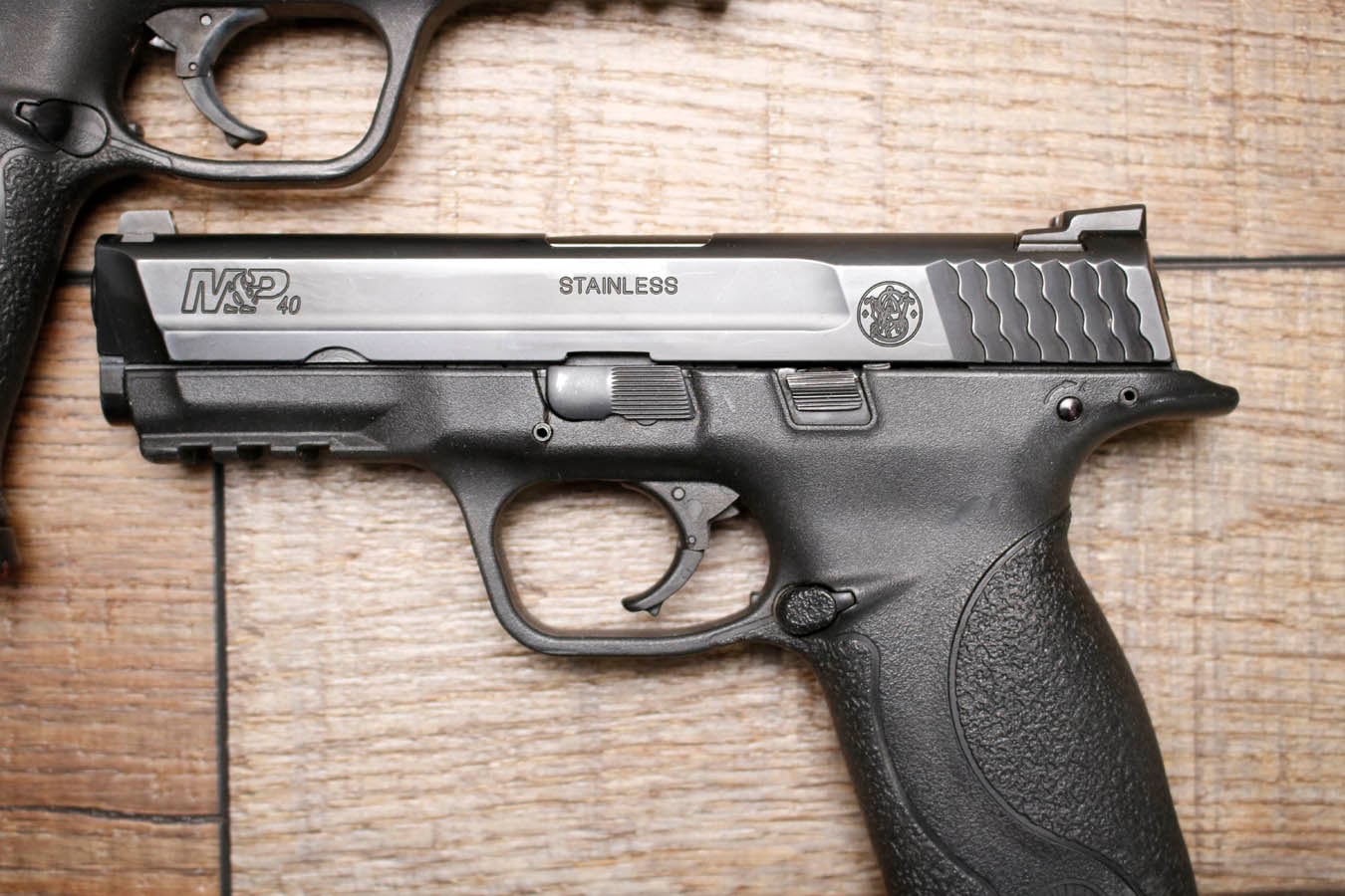 SMITH AND WESSON M&P40 40 S&W Police Trade-in Pistol (Fair Condition)