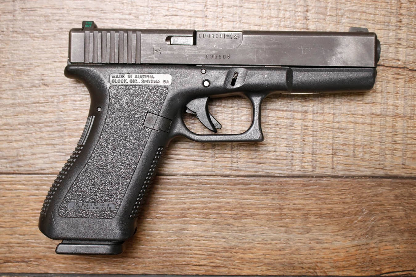GLOCK 22 Gen 2 40 S&W Police Trade-In Pistol with Three Magazines