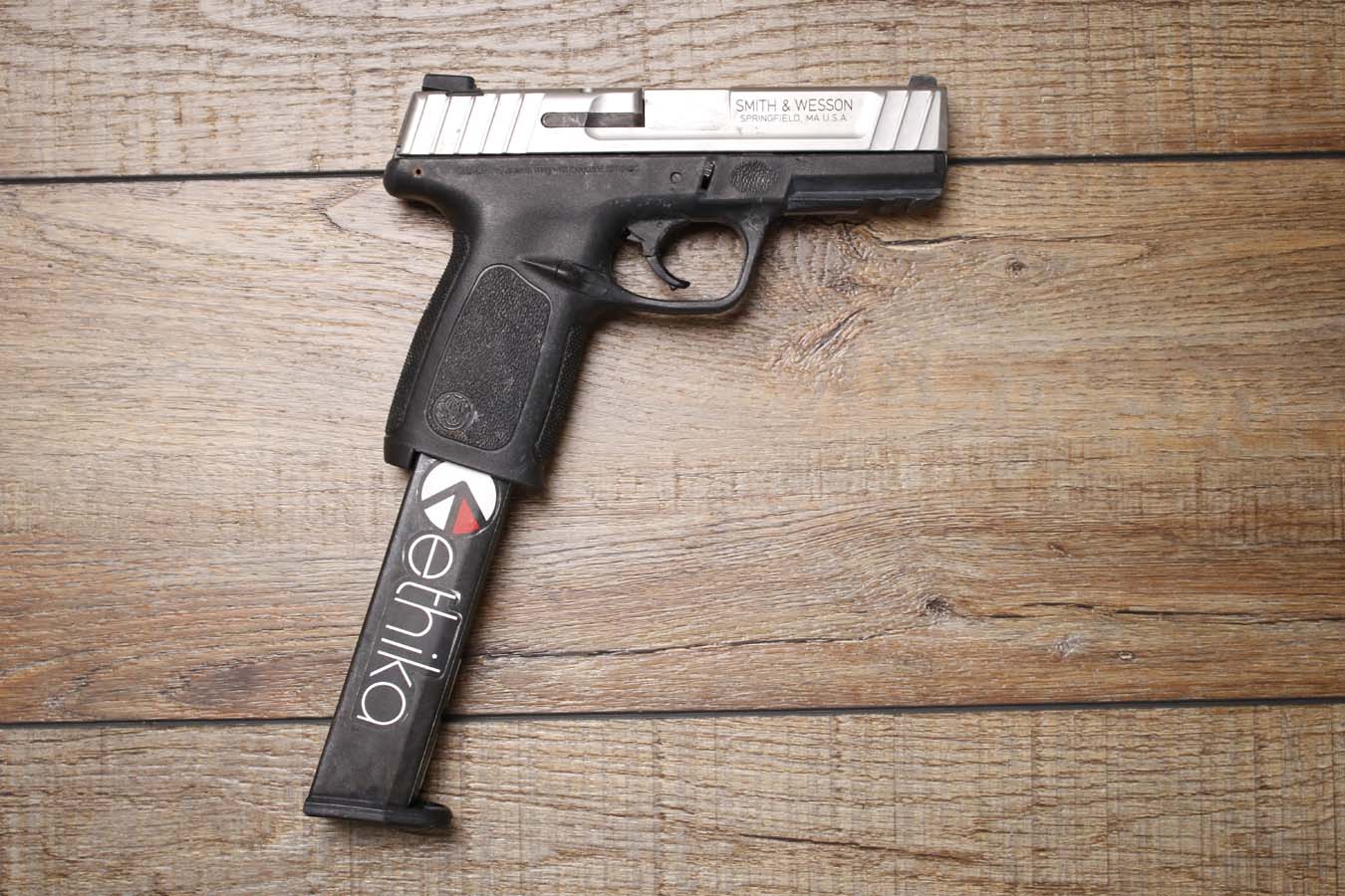SMITH AND WESSON SD40VE 40 S&W Police Trade-In Pistol